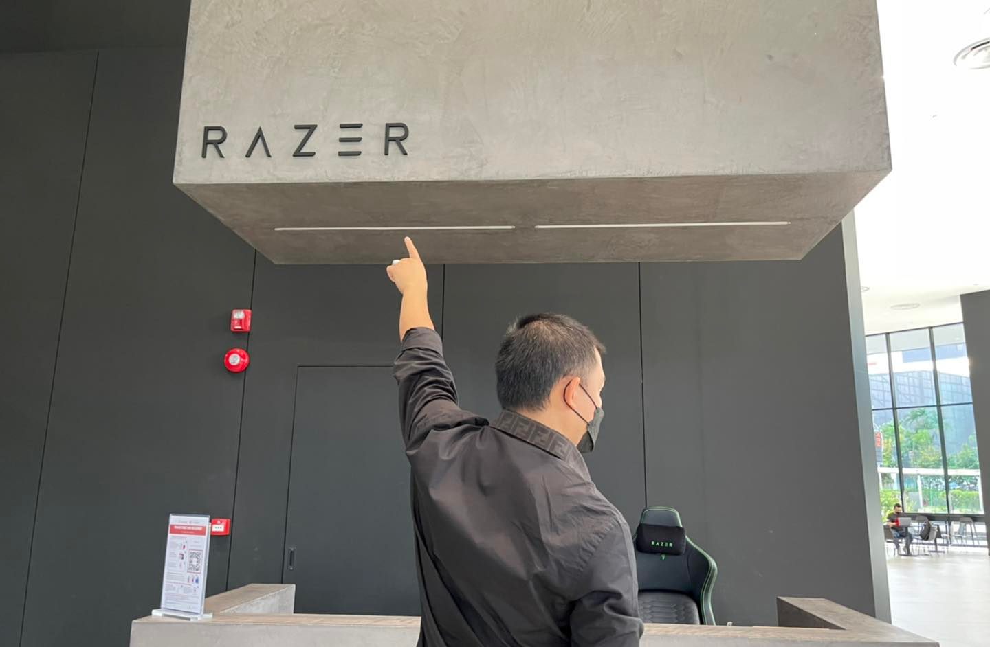 មកមើលដែនដី RAZER ដើម្បីយកអ្វីដែលថ្មីជូនប្រជាជនកម្ពុជាយើង!